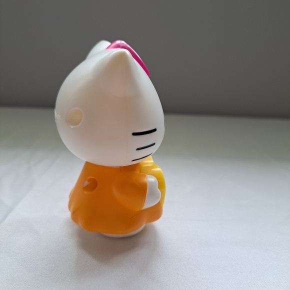Hello kitty | McDonald's 2013 bobble toy - Picture 3 of 7